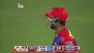 M10: KXIP vs DD – Yuvraj Singh Six