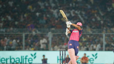Hat-trick of fours: Jaiswal attacks Shardul Thakur