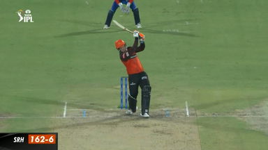M40: DC vs SRH –  Heinrich Klaasen Six