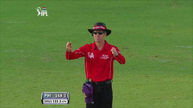 M65: KKR vs PWI – Yuvraj Singh Six
