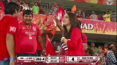 M39: SRH vs KXIP –  George Bailey Six