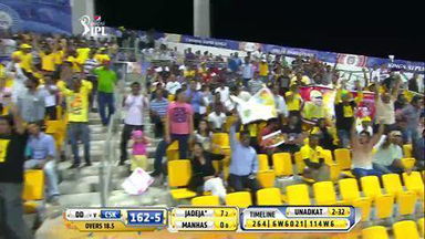 M8: CSK vs DD –  Ravindra Jadeja Six