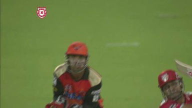 M9: KXIP vs SRH –  Virender Sehwag Wicket