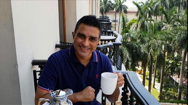 What does Manjrekar the commentator do on an off day?