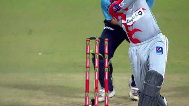 Q2: AA vs SIA –  Shoaib Malik c Guptill b Hira
