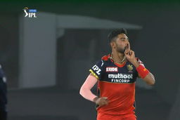 Siraj's WOW ball to Smith