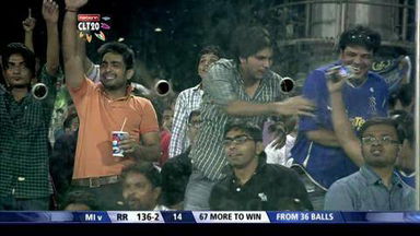 M23: RR vs MI –  Shane Watson Six