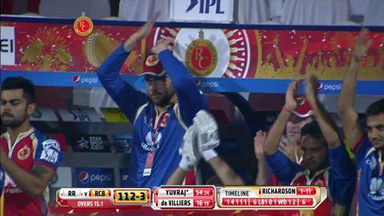 M35: RCB vs RR –  Yuvraj Singh Six