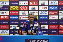 Shafali & Smriti have been batting really well: Amol Muzumdar