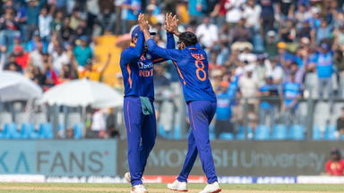 4 & W: Jadeja wins the battle against Marsh