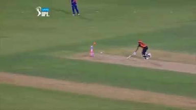 M52: DD vs SRH – Freecharge Bolt  Moment – Carlos Brathwaite