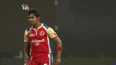 M21: RCB vs DD – Sharp Vinay Kumar