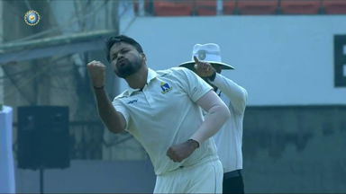 Ranji Trophy  2022/23, Final Bengal vs Saurashtra:Mukesh Kumar's 4-wicket haul
