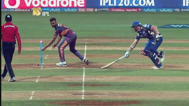 M28: MI vs RPS – Mitchell McClenaghan Wicket