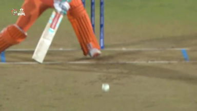 M16- RCB vs GG:  Sophia Dunkley Wicket