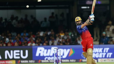 Kohli showcases his range with 4,4,4
