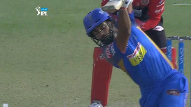 M53: RR vs RCB –  Rahul Tripathi Six