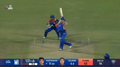 M12 - DC vs MI: Pooja Vastrakar Six