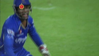 M35: RCB vs RR –  Chris Gayle Wicket