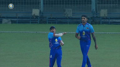 Syed Mushtaq Ali Trophy 2022 SF2 : Super(b) Sub: Parikshit Valsangkar's outstanding grab