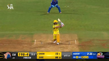 M29: MI vs CSK – MS Dhoni Six