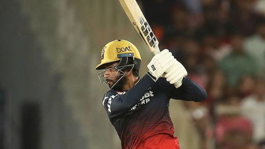 Crunched - Rajat's dual fours against Prasidh