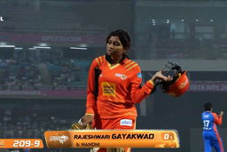 Wicket: Match 4, Delhi Capitals vs Gujarat Giants, WPL 2026: Rajeshwari Gayakwad Wicket