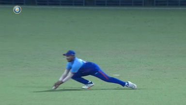 Syed Mushtaq Ali Trophy 2022 Final : Prithvi Shaw's good low catch to dismiss Prashant Chopra