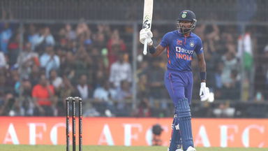 Hardik Pandya's cracking 54(38)