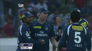 Match 55 DC vs DD – Sehwag's Wicket
