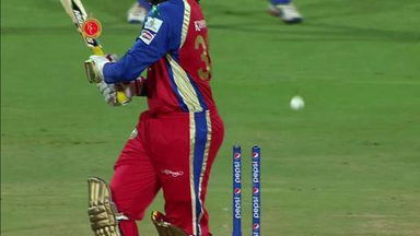 M38: RCB vs DD –  Chris Gayle Wicket