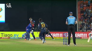 M44: GT vs DC – Axar Patel Six