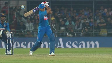 Shreyas hits a monster SIX, Virat enjoys
