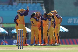 W & W: Rajeshwari Gayakwad dismisses Dunkley and Deol in same over