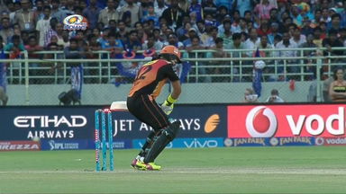 M37: MI vs SRH – Yuvraj Singh's bizarre dismissal