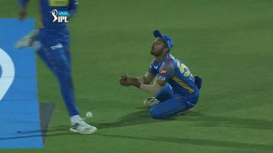 1 catch, 3 takers but Pant still survives