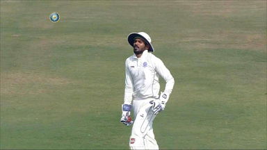 K S Bharat’s one-handed stunner