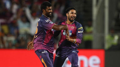 M16: RPS vs RCB – Thisara Perera 3 Wickets