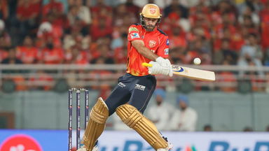 Glenn Maxwell's supporting 30(21)