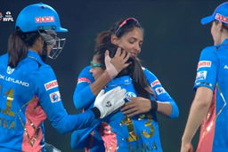 M01- GG vs MI: Monica Patel  Wicket