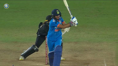 4,4,4: Harmanpreet Kaur, Smriti Mandhana switch gears