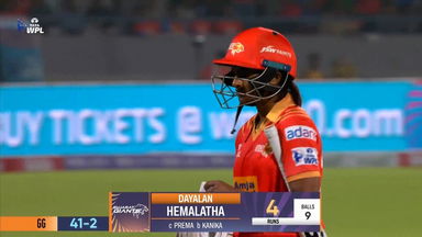 WPL 2025, M01 - GG vs RCB: Dayalan Hemalatha Wicket