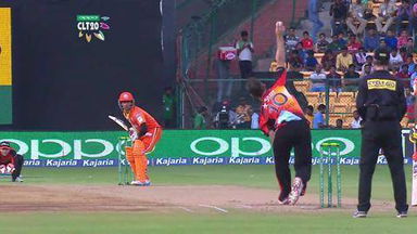 M19: PER vs LIO –  Mohammad Hafeez Wicket
