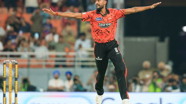 Praful Hinge chips away at the wickets with 3/54