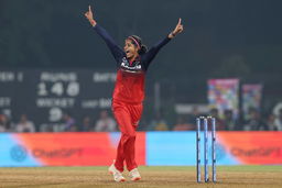 Maiden five-fer! Shreyanka Patil stars with a brilliant 5/23