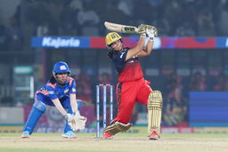 Richa Ghosh puts on a show with blistering 90(50)