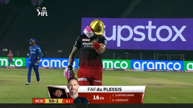 M18: RCB vs MI – Faf Du Plessis Wicket
