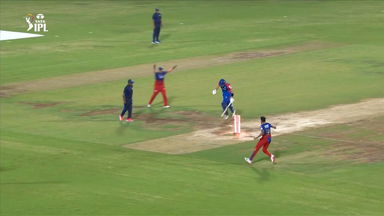 Bulls-Eye! Green's terrific fielding off his own bowling runs out Stubbs