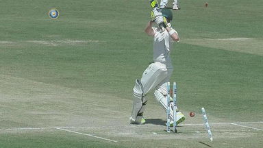 Bowled him! Bhuvneshwar Kumar picks up Mr. Smith