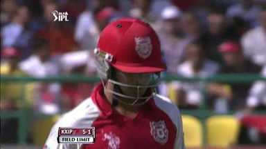 Match 69 KXIP vs DD – M Singh's Wicket